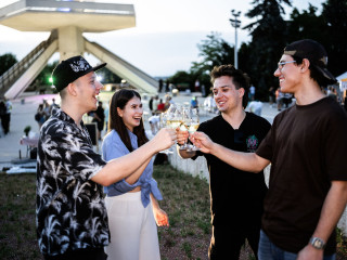 Nyárzárás éjjel és nappal az Avason
