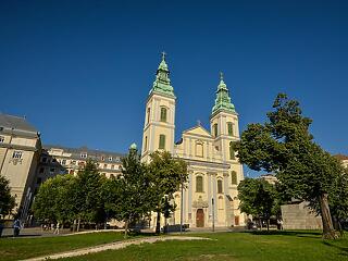 Még egy Molnár-C Pál alkotás ebben a budapesti templomban