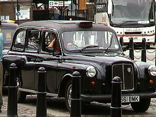 Megmaradnak a londoni taxik