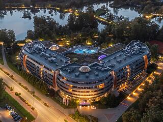 Hét nemzetközi elismerés a hét tó partján fekvő hotelnek