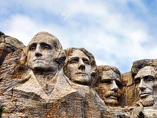 Látott már négy amerikai elnököt kőbe vésve?