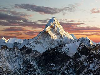 Kína lezárta a Mount Everestet