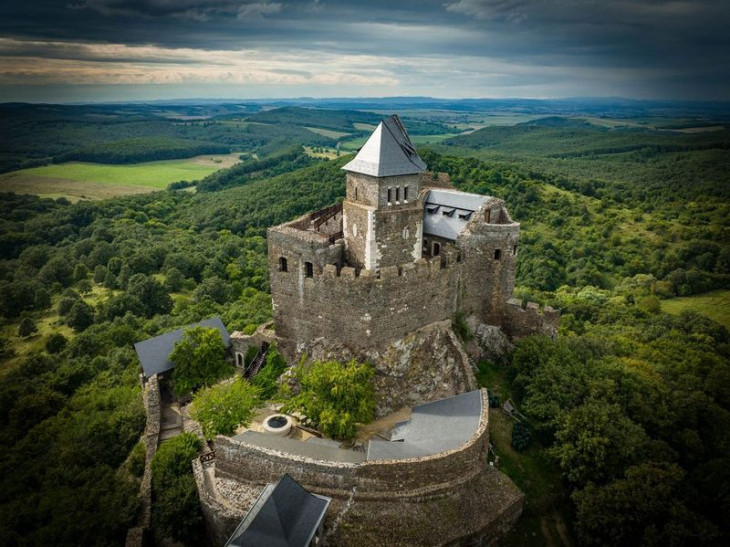 Hollókő madártávlatból