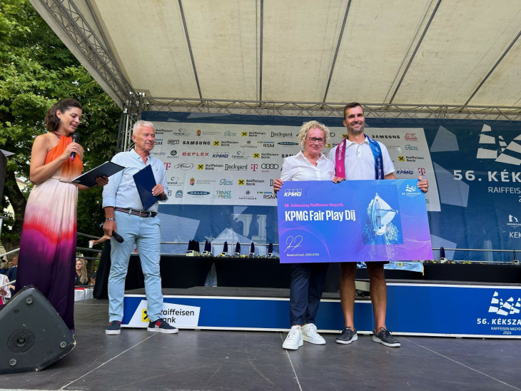 Gyenes Ákos, a Weight kapitánya, és Liptay Gabriella, a KPMG Hungária marketing és kommunikációs igazgatója 