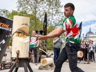 Acélidegek, tetemes mennyiségű fűrészpor és jókora adrenalinlöket