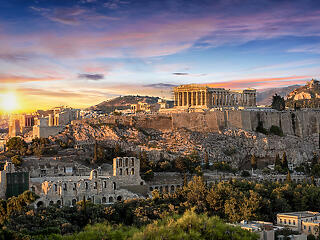 Akropolisz: a régészeknek vagy a turistáknak tetsszen?