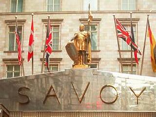 Újra megnyílt a londoni Savoy