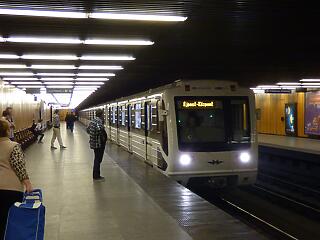 Lezárják hétfőn az Arany János utcai és a Ferenciek terei metróállomást