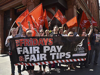 Világszerte sztrájkolnak a gyorséttermi dolgozók