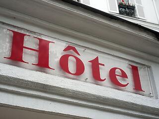 Pert nyertek a francia szállodások a techóriással szemben