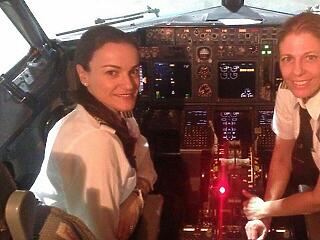 Két hölgy kezében volt az utasok élete az El Al gépén