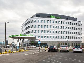 Megnyílt Budapest első, közvetlen terminál összeköttetéssel rendelkező reptéri szállodája