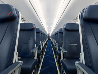 Friss dizájnt kapnak a francia légitársaság Embraer E190-es kabinjai