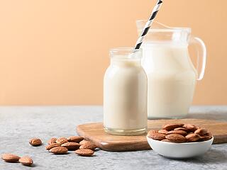 Ami nálunk növényi alapú tejpótló ital, Amerikában tej lehet