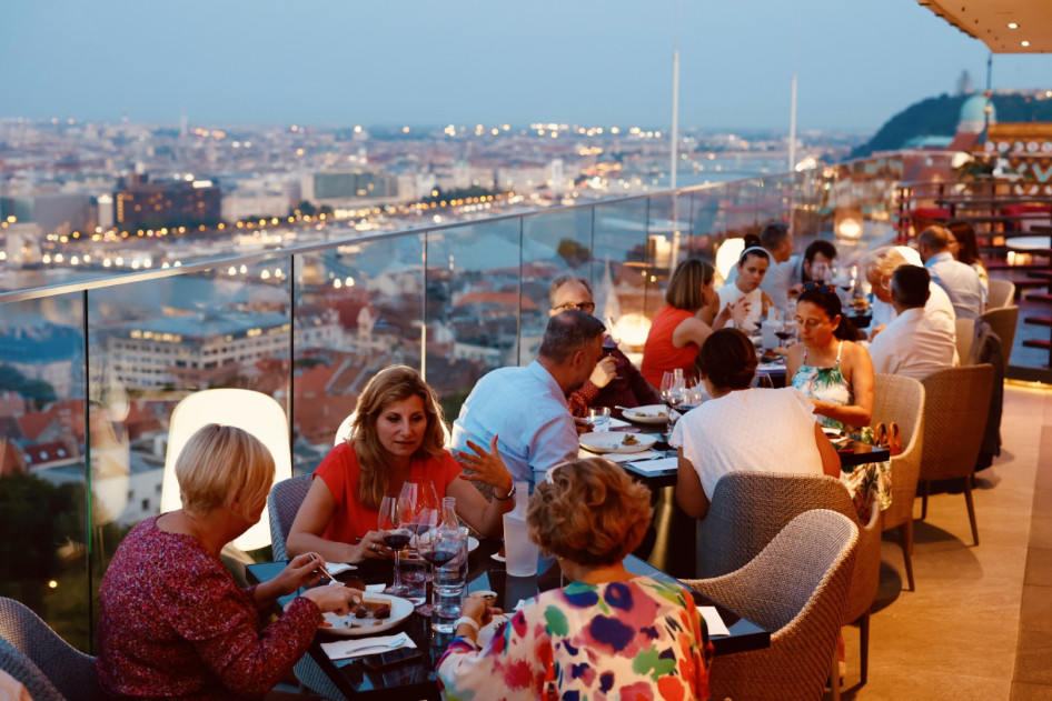 Forrás: White Raven Skybar & Lounge 