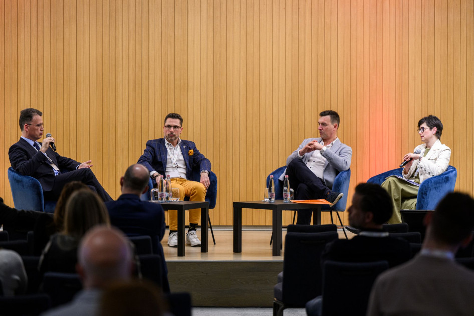 dr. Béldi-Betegh Sándor a Danubius Hotels Zrt. ESG & Compliance Officere, Semsei Rudolf, a Semsei Gastronomy cégcsoport tulajdonosa,  Pécsi Szabolcs, a HighVibes fenntartható rendezvényügynökség alapító ügyvezető igazgatója és Márkus Éva a MaReSz Titkárság munkatársa, a fenntarthatósági téma felelőse