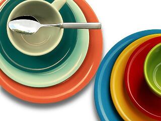 A tányér és az evőeszköz mérete befolyásolja, hogy mennyit eszünk
