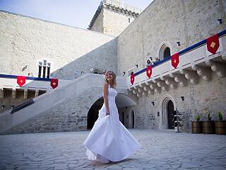 Esküvői turizmus megújuló várainkban