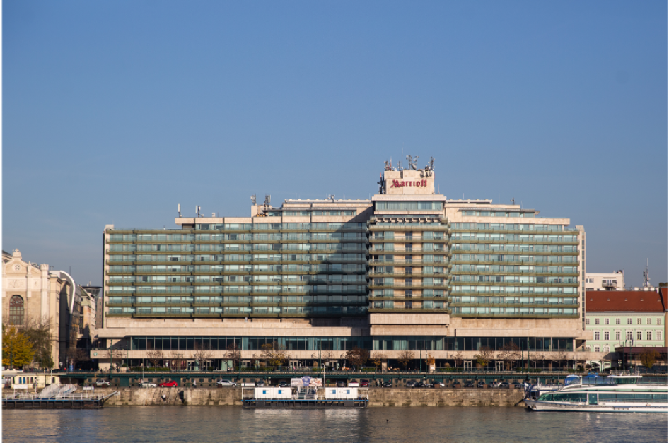 Hotel Duna InterContinentalként nyitott, majd Budapest Marriott Hotel lett, most új tulajdonoshoz került