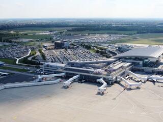 Budapest Airport: késések, járattörlések a havazás miatt