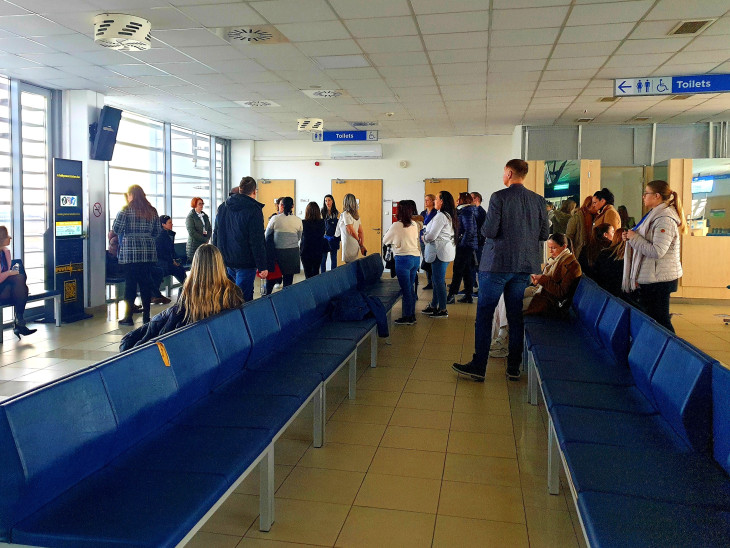 A reptér kétszintes várói közül a schengeni övezetbe utazók váróterme / Fotó: szerző