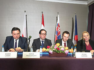 Turisztikai csúcstalálkozón egyeztettek a V4-ek Varsóban