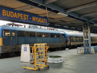 Baleset a Nyugati pályaudvarnál – rövidített útvonalon járnak az elővárosi vonatok
