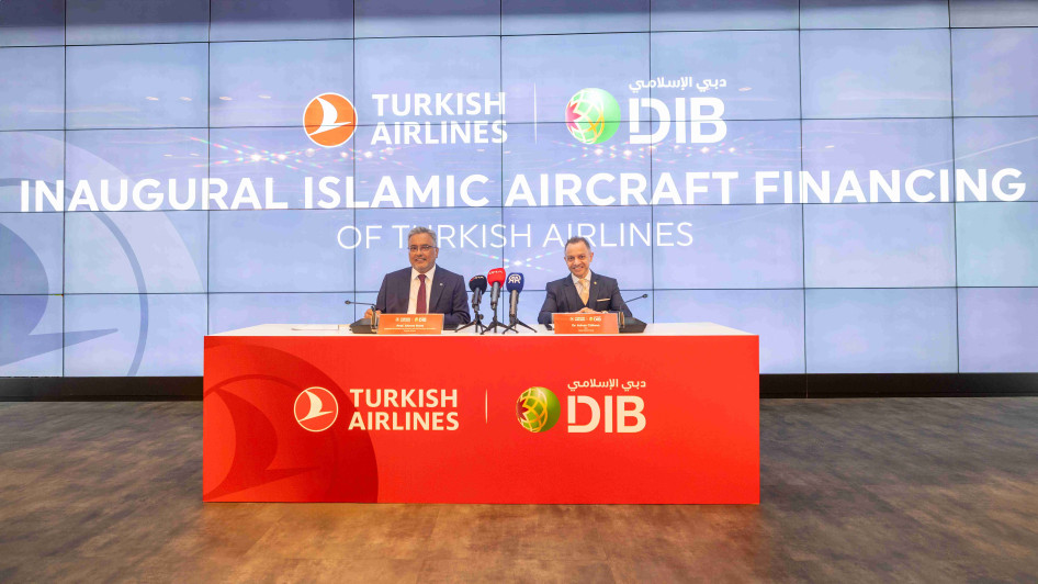 Prof. Ahmet Bolat, a Turkish Airlines Igazgatótanácsának és Végrehajtó Bizottságának elnöke és Dr. Adnan Chilwan, a DIB csoport vezérigazgatója 