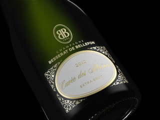 Exkluzív trófeával tért haza Párizsból a Winehub