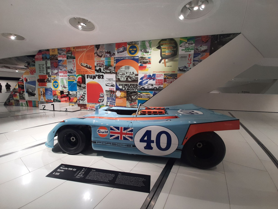 A Porsche Múzeum Stuttgartban