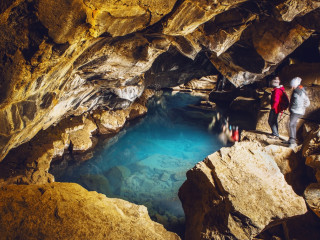 Kimentették a barlangban rekedt turistákat Szlovéniában