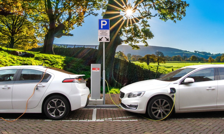  2024-ben az új elektromos személygépkocsik eladása meghaladhatja a 18 millió darabot