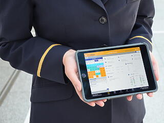 A Lufthansa iPadekkel szereli fel a kabinszemélyzetet