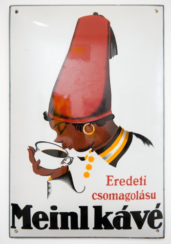 Régi idők plakátjai és táblái találhatóak a Múzeum folyosóin, válogatás (Fotó: Bódis Krisztián)