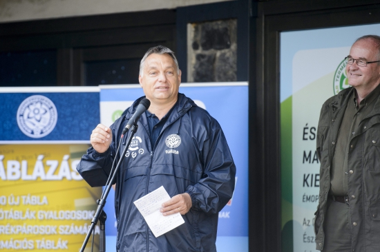 Orbán Viktor beszédet mond a galyatetői turistaközpont és a kilátó átadási ünnepségén (MTI Fotó: Komka Péter)