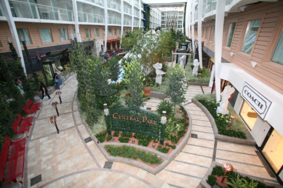 Central Park az Oasis of the Seas fedélzetén