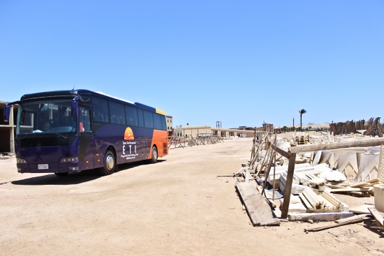Az ETI luxusbusza Sahl Hasheesh épülő szállodái között (Fotó: Berende Alexa)