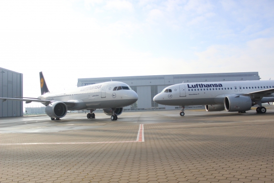 Airbus A320neo a Lufthansa színeiben, az Airbus hamburgi központjában