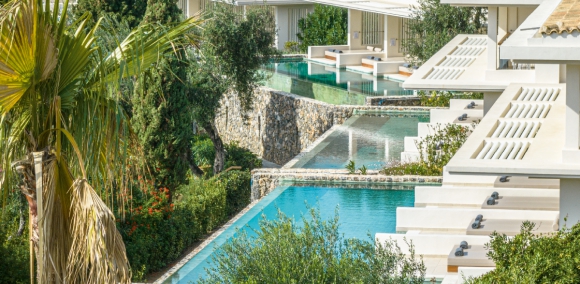 Swim up medencés bungalók a Corfu Imperialban