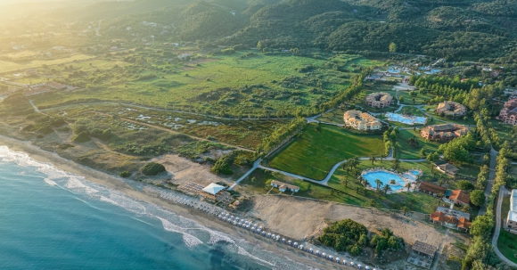 Az új Costa Botanica kilométereken át húzódó strandja