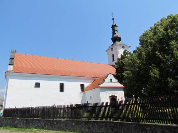 A műemlék református templom kívülről (Fotó: Mentusz Károly)