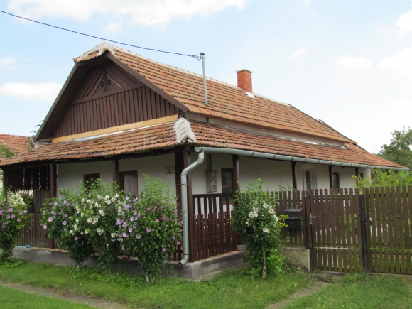 Egy felújított régi ház, ma szálláshely (Fotó: Mentusz Károly)