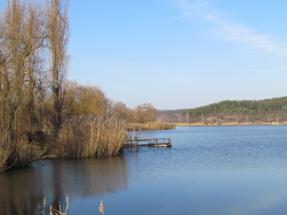 Sok pecás kedvenc helye a recski tó (Fotó: Mentusz Károly)