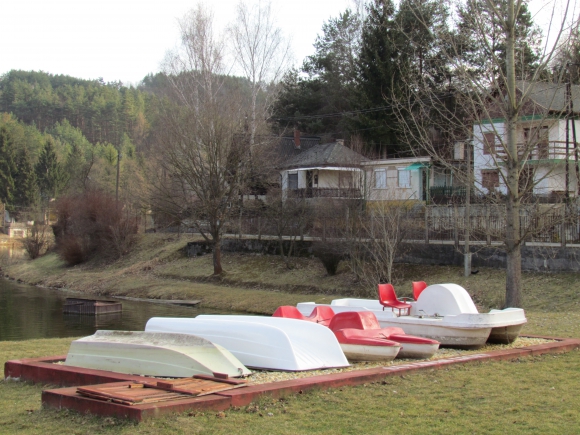 Csónakok és vízibiciklik várják a szezonyitást (Fotó: Mentusz Károly)