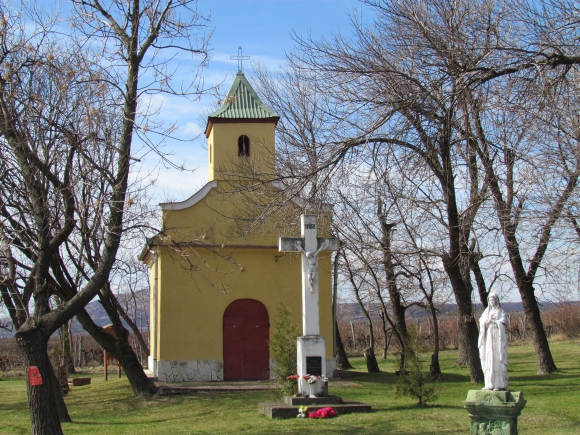 Neobarokk kápolna a falu végén (Fotó: Mentusz Károly)