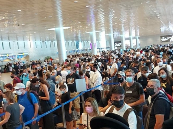 Hihetetlen méretű tömeg a Ben Gurion repülőtéren