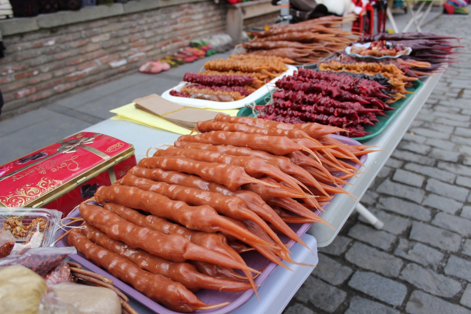 Tradicionális édesség a csurcsela (Fotó: Berende Alexa)
