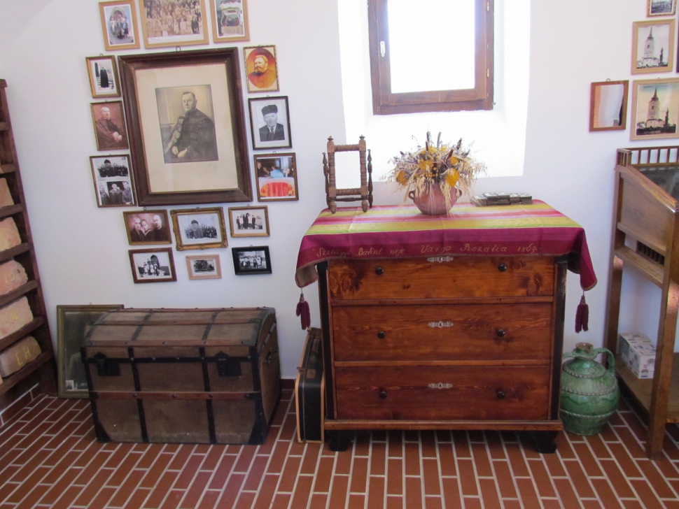 Restaurált régi bútorok is részesei a múzeumnak (Fotó: Mentusz Károly)