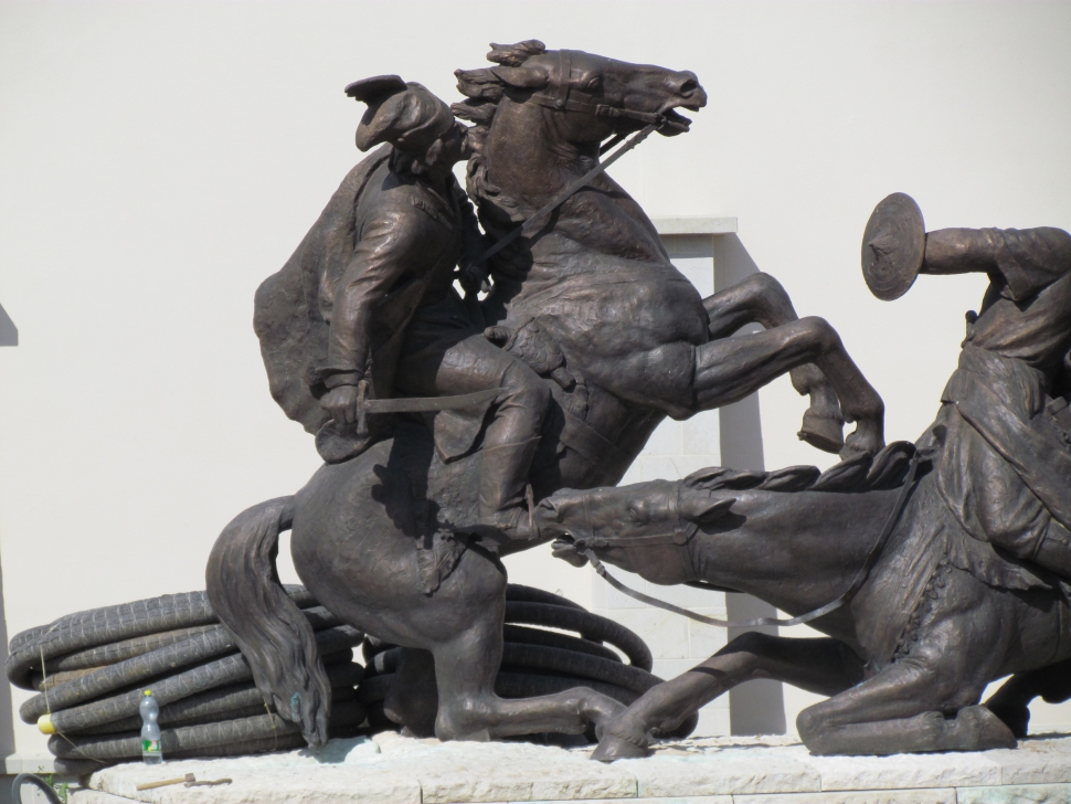 A másik monumentális lovas vitéz (Fotó: Mentusz Károly)