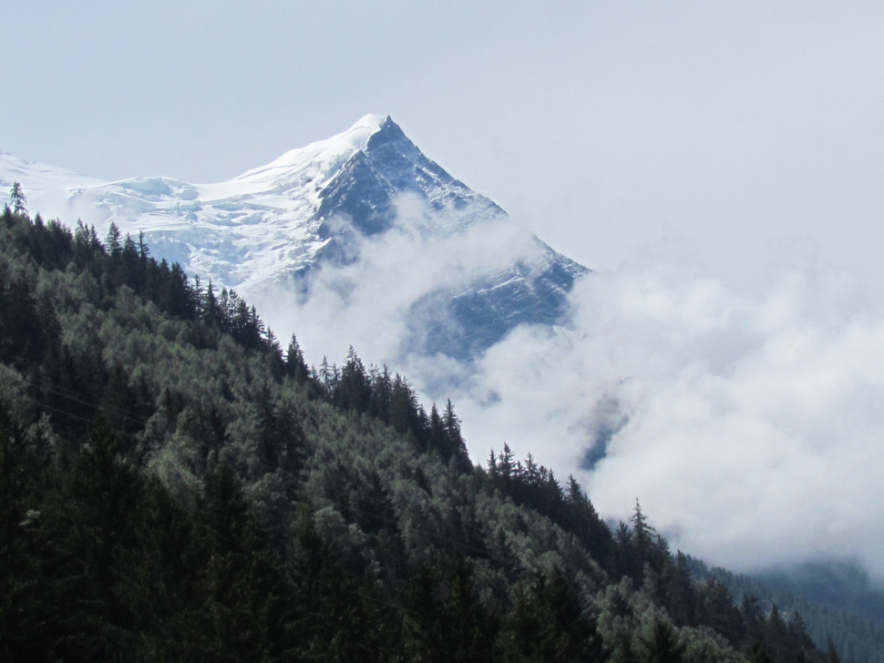 Rálátás a Mont Blanc-ra Chamonix-ból (Fotó: Mentusz Károly)